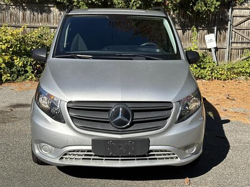 2021 Mercedes-Benz Metris Base