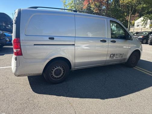2021 Mercedes-Benz Metris Base
