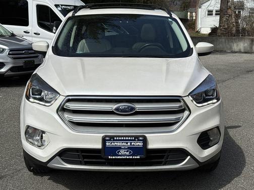 White Platinum Tri-Coat Metallic 2019 Ford Escape SEL