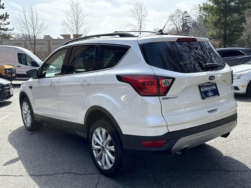 White Platinum Tri-Coat Metallic 2019 Ford Escape SEL