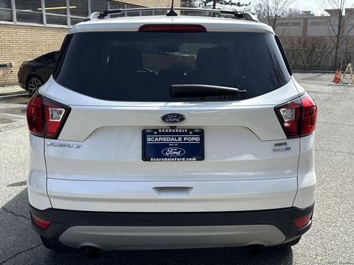 White Platinum Tri-Coat Metallic 2019 Ford Escape SEL