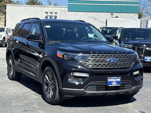 Agate Black Metallic 2023 Ford Explorer XLT