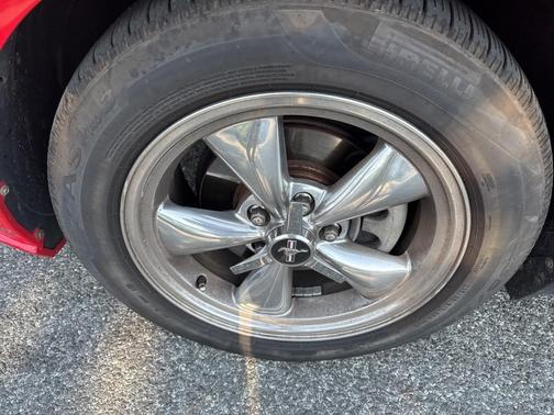 2005 Ford Mustang Premium