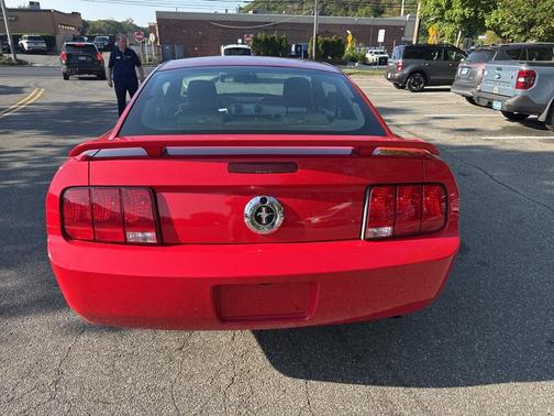 2005 Ford Mustang Premium
