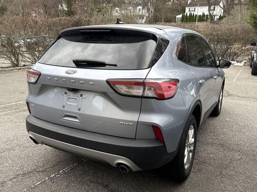 Ice Blue 2022 Ford Escape SE