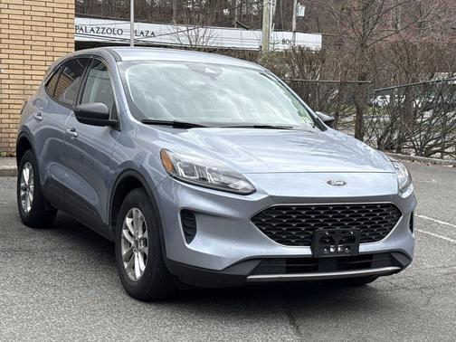 Ice Blue 2022 Ford Escape SE
