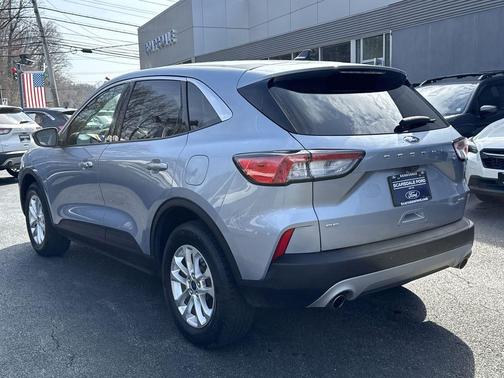 Ice Blue 2022 Ford Escape SE