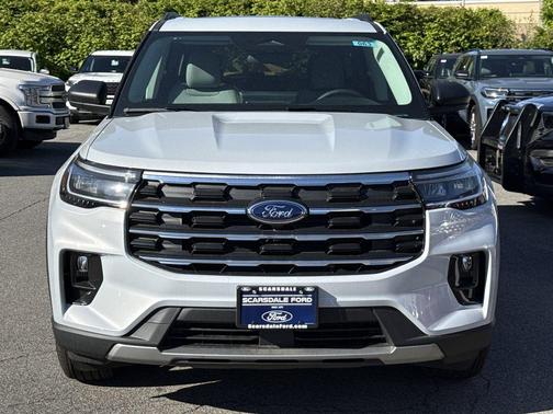 White Metallic 2026 Ford Explorer Active
