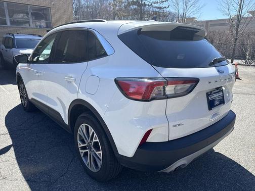 Oxford White 2022 Ford Escape SEL