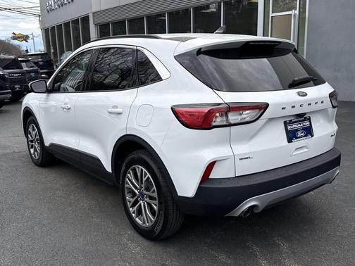 Oxford White 2022 Ford Escape SEL