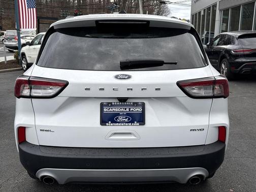 Oxford White 2022 Ford Escape SEL