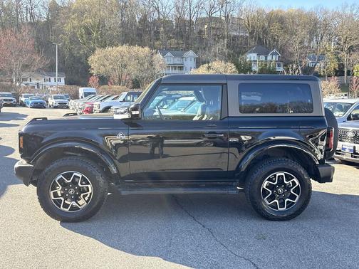 Shadow Black 2022 Ford Bronco Outer Banks