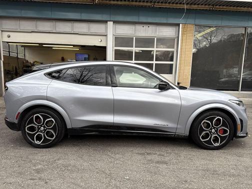 2022 Ford Mustang Mach-E GT