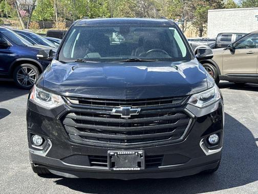 Mosaic Black Metallic 2019 Chevrolet Traverse LT Leather