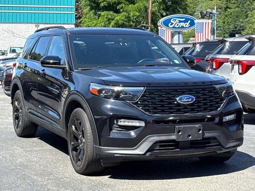 Black Metallic 2023 Ford Explorer ST-Line