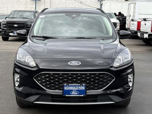 Agate Black Metallic 2022 Ford Escape SEL