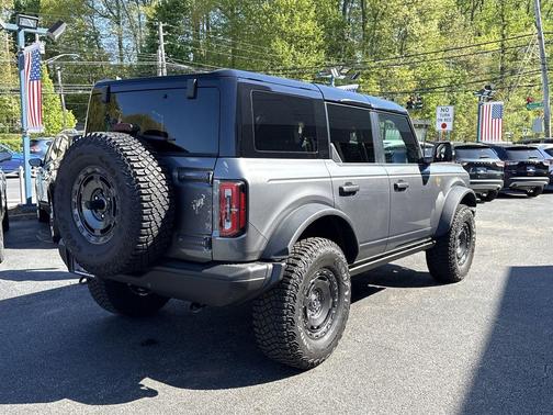 Gray Metallic 2024 Ford Bronco Badlands