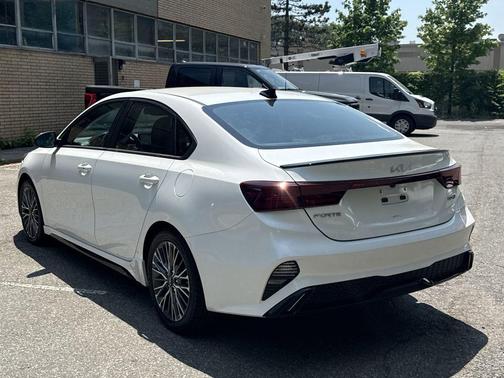 Snow White Pearl 2022 Kia Forte GT-Line