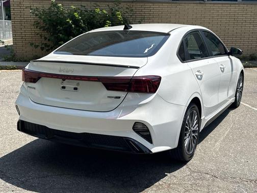 Snow White Pearl 2022 Kia Forte GT-Line