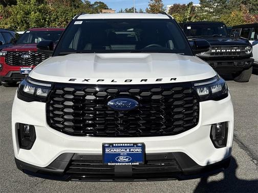 2025 Ford Explorer ST-Line