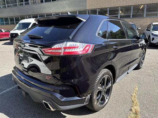 2022 Ford Edge ST