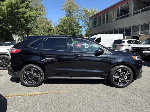 2022 Ford Edge ST