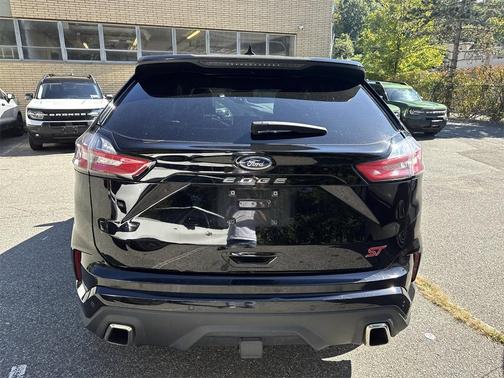 2022 Ford Edge ST