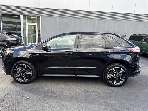 2022 Ford Edge ST