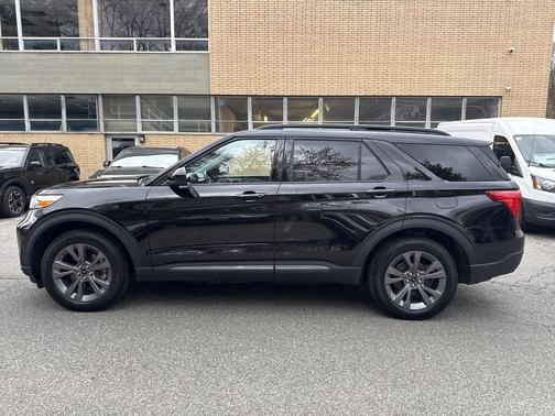 Agate Black Metallic 2023 Ford Explorer XLT