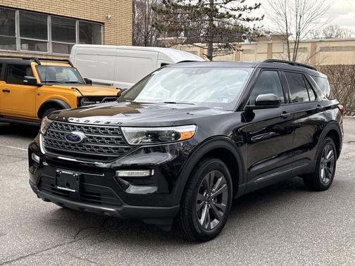 Agate Black Metallic 2023 Ford Explorer XLT