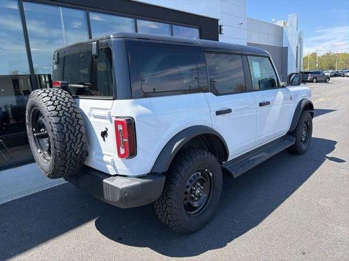 Oxford White 2026 Ford Bronco Outer Banks