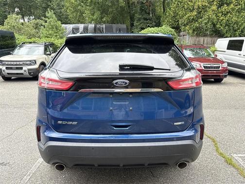 2020 Ford Edge SE