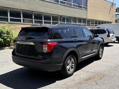 Agate Black Metallic 2023 Ford Explorer XLT