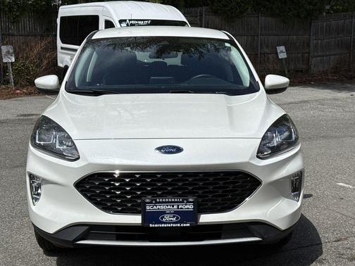 Star White 2022 Ford Escape SEL