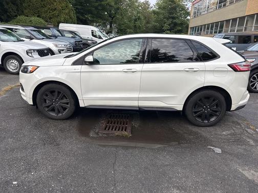 2022 Ford Edge ST Line