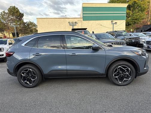 2025 Ford Escape Platinum