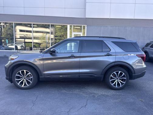 Carbonized Gray Metallic 2023 Ford Explorer ST-Line
