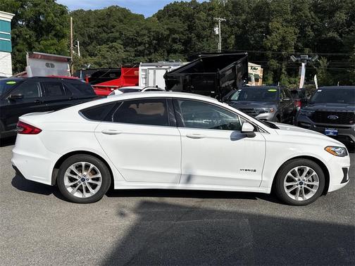2019 Ford Fusion Hybrid SE