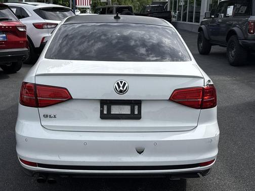 Pure White 2016 Volkswagen Jetta 2.0T GLI SEL