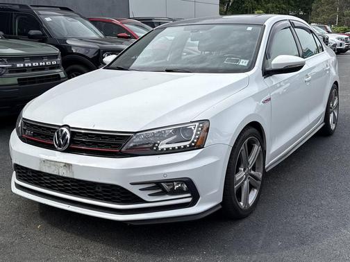 Pure White 2016 Volkswagen Jetta 2.0T GLI SEL