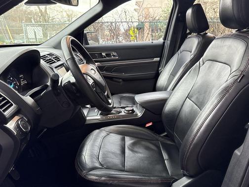 Shadow Black 2018 Ford Explorer sport