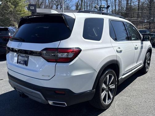 Platinum White Pearl 2025 Honda Pilot Elite