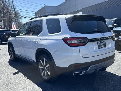 Platinum White Pearl 2025 Honda Pilot Elite