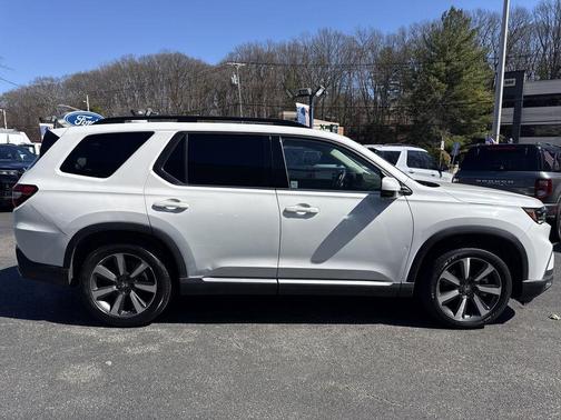 Platinum White Pearl 2025 Honda Pilot Elite