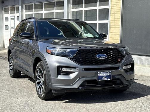 2023 Ford Explorer ST