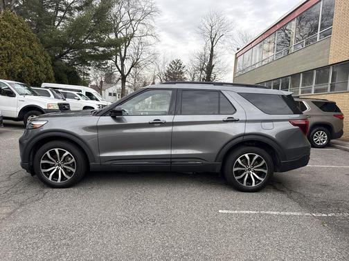 2023 Ford Explorer ST