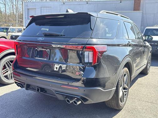 Agate Black Metallic 2026 Ford Explorer ST