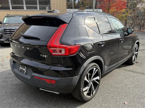 2020 Volvo XC40 T5 R-Design