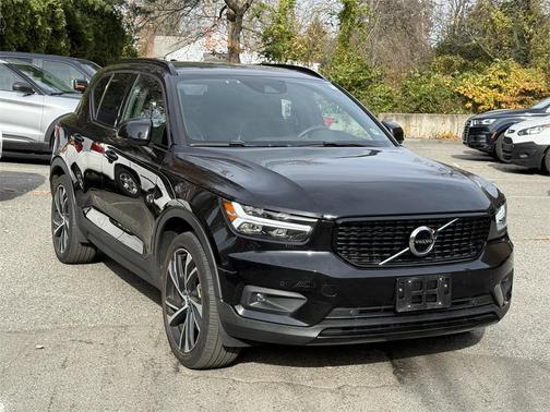2020 Volvo XC40 T5 R-Design