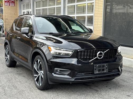 2020 Volvo XC40 T5 R-Design